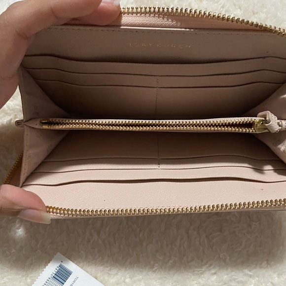 Tory Burch Heart Detail Wallet - Picture 3 of 5